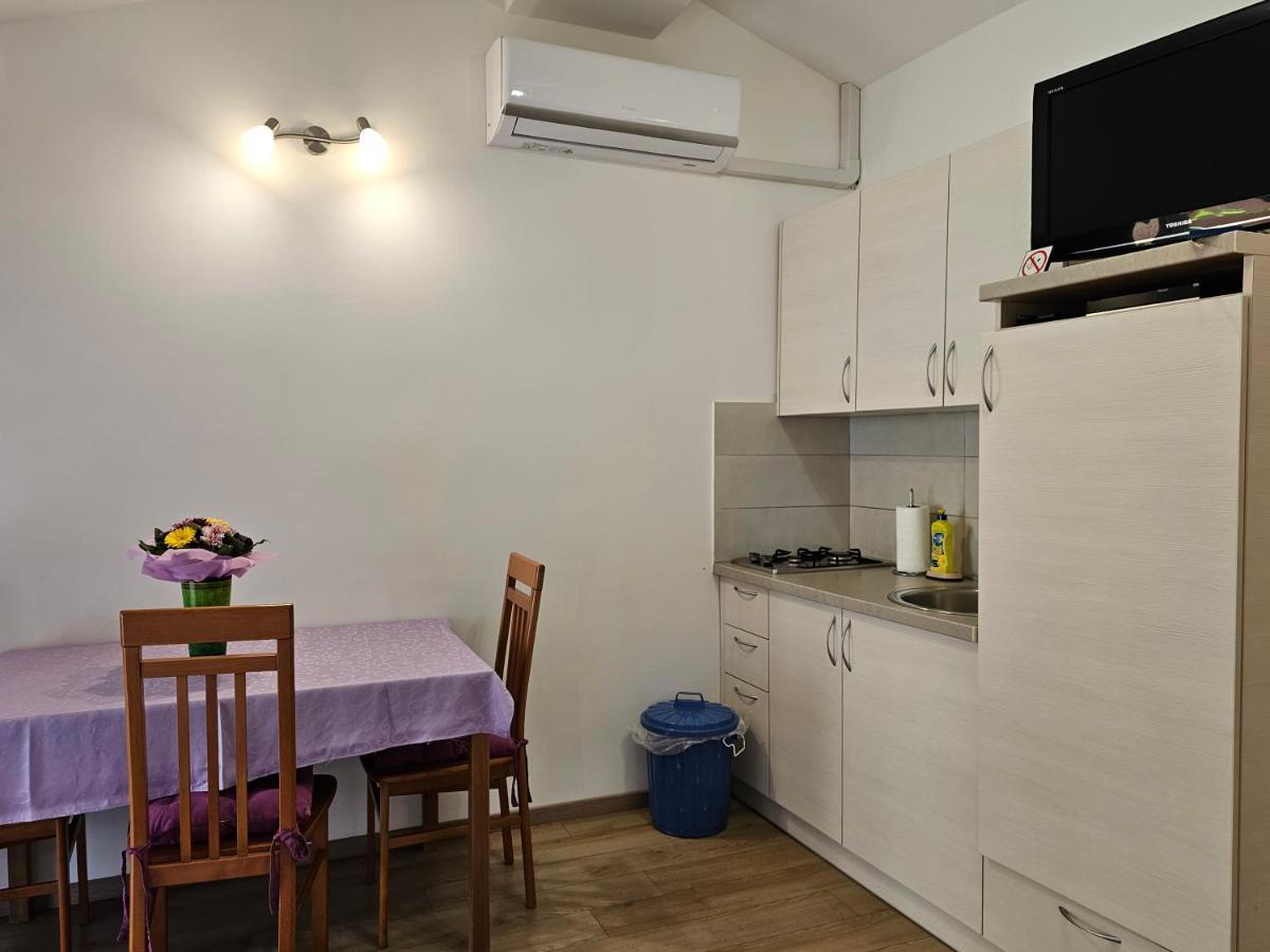 Apartments La Pergola 로비니 외부 사진