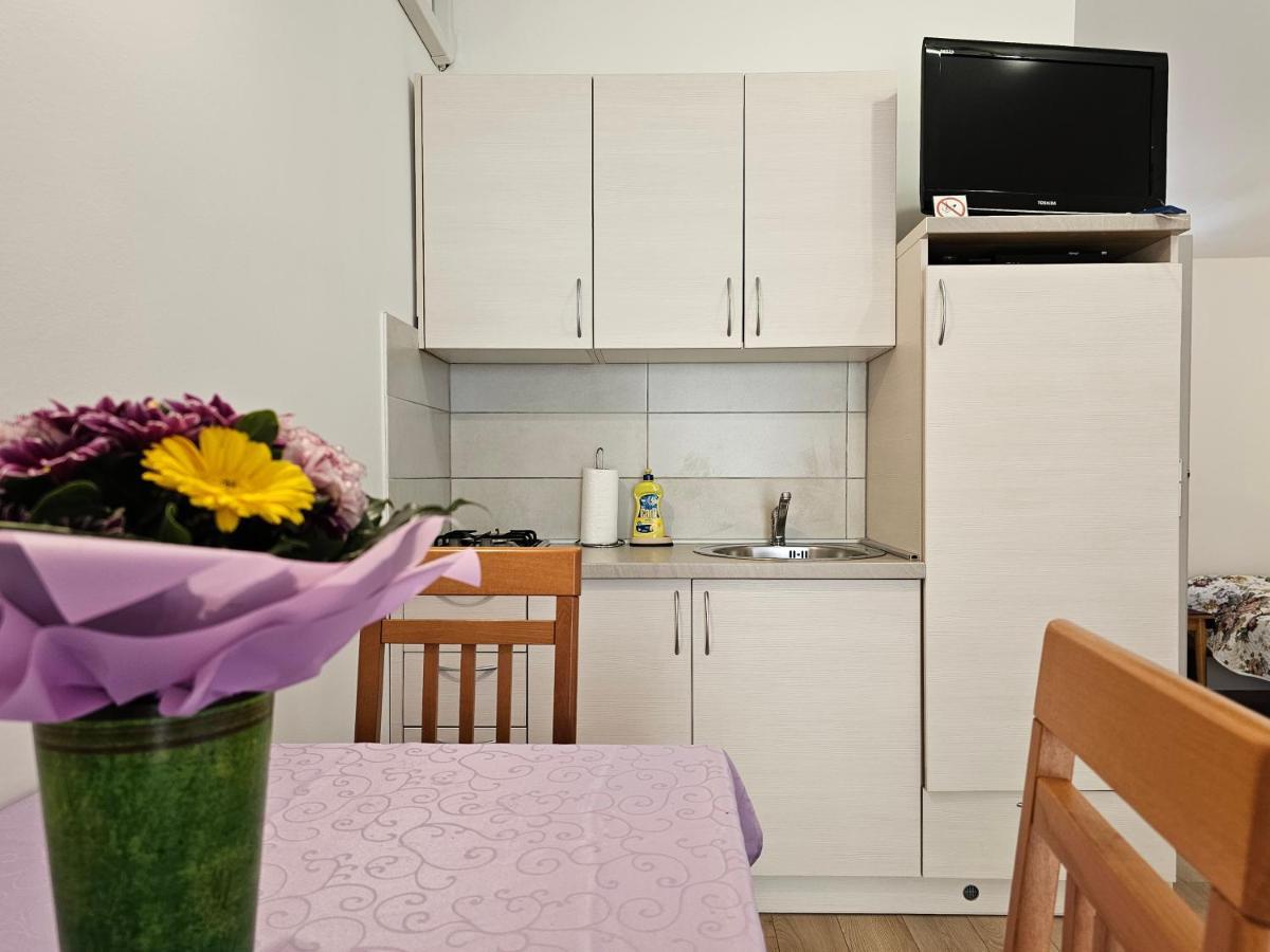 Apartments La Pergola 로비니 외부 사진