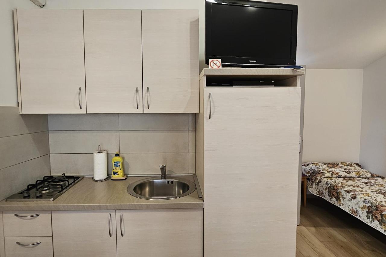 Apartments La Pergola 로비니 외부 사진