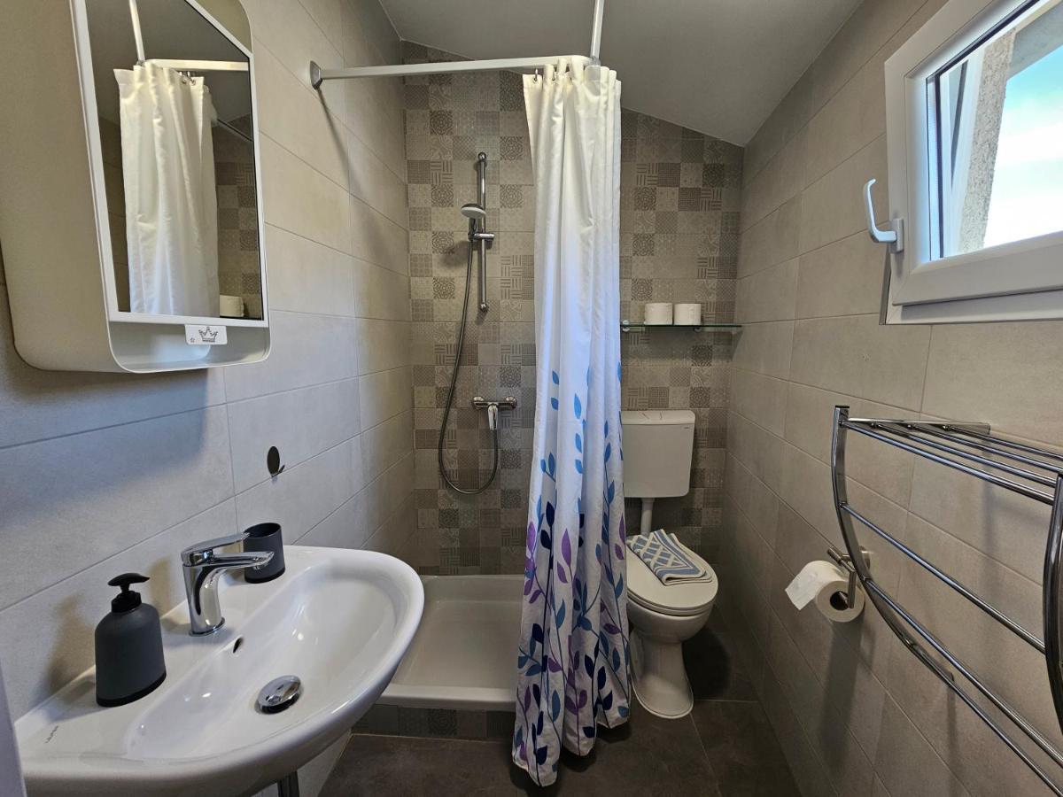 Apartments La Pergola 로비니 외부 사진
