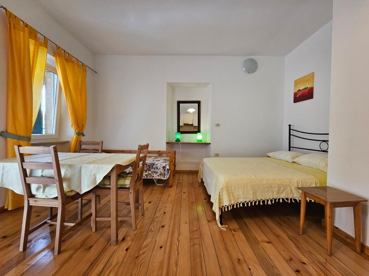 Apartments La Pergola 로비니 외부 사진