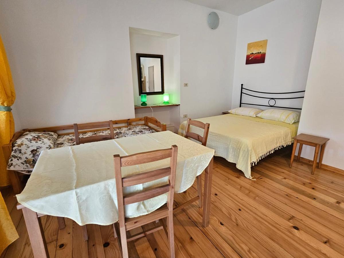 Apartments La Pergola 로비니 외부 사진