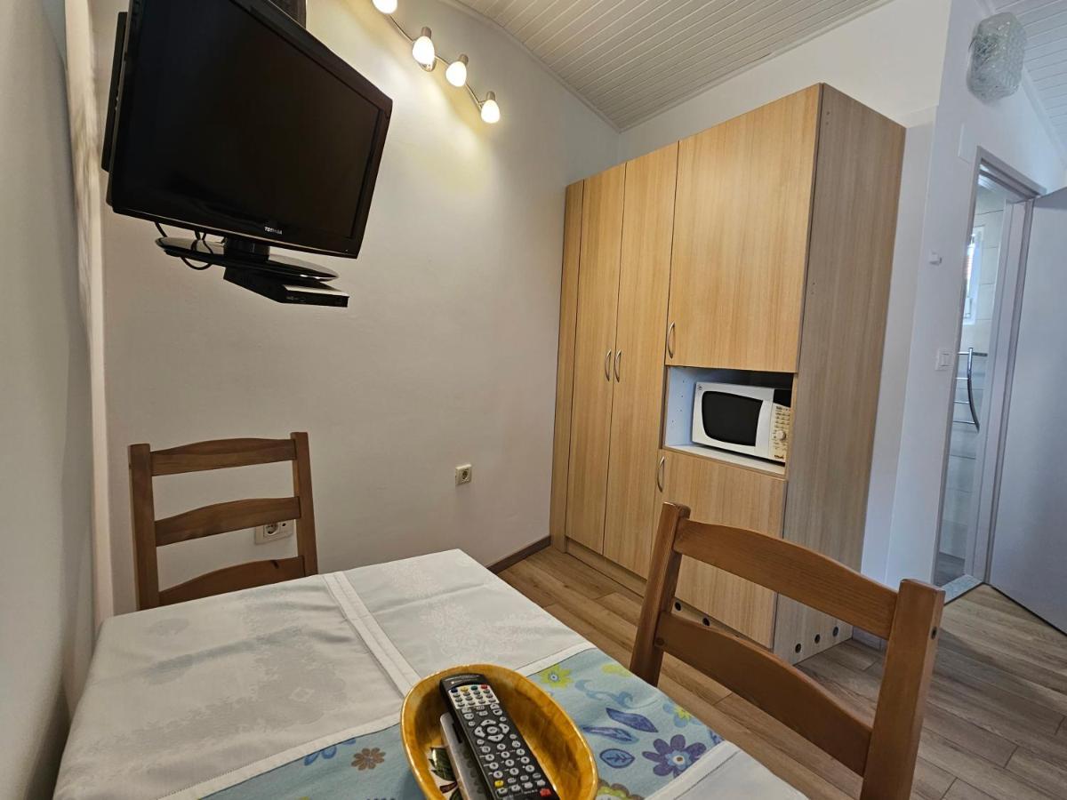 Apartments La Pergola 로비니 외부 사진