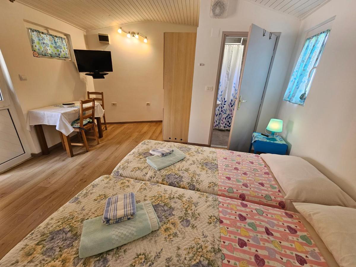 Apartments La Pergola 로비니 외부 사진