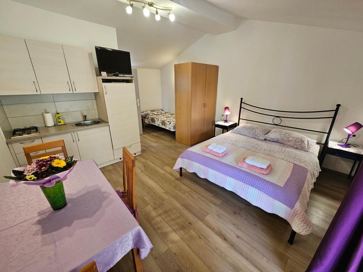 Apartments La Pergola 로비니 외부 사진