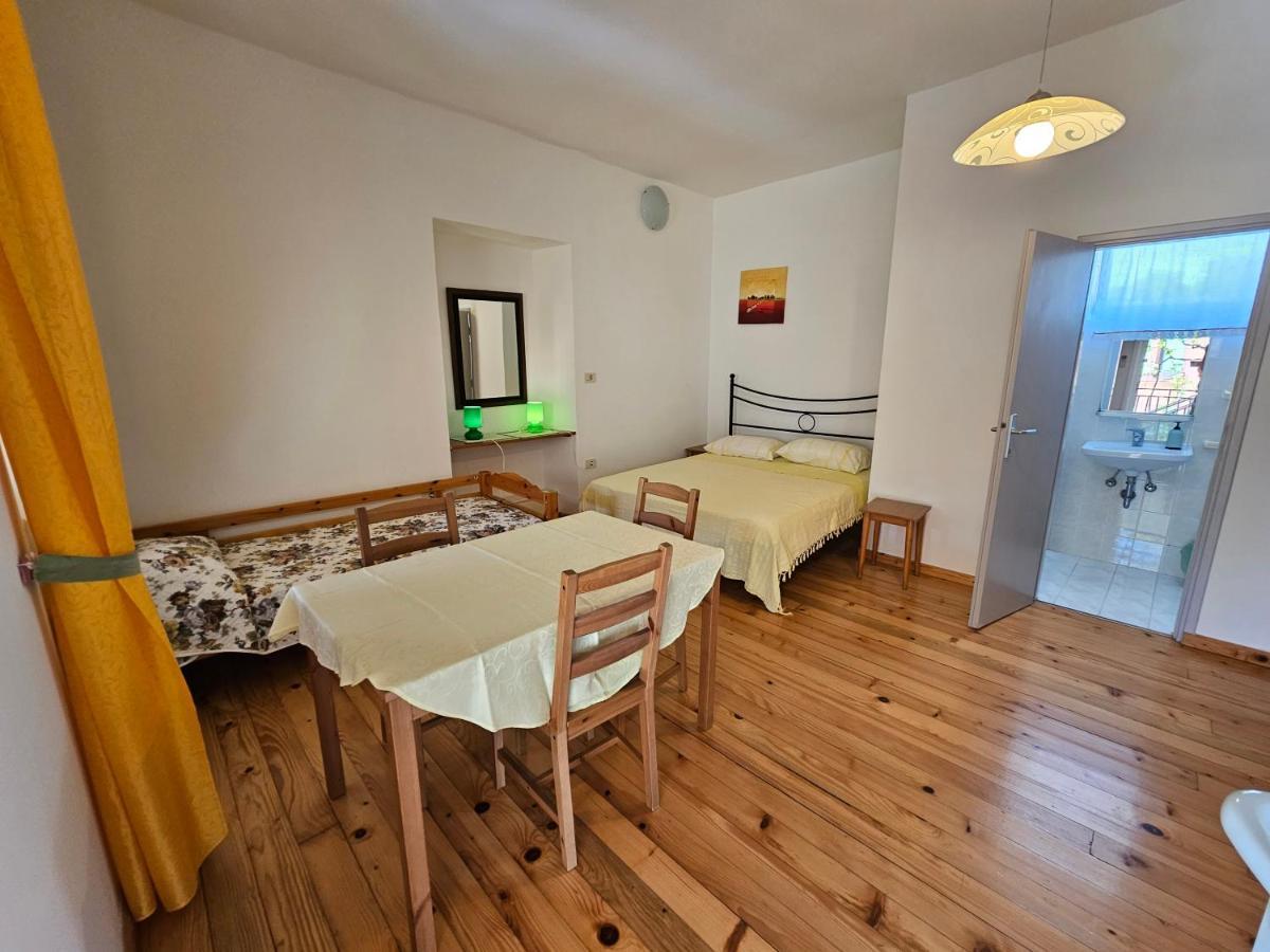 Apartments La Pergola 로비니 외부 사진