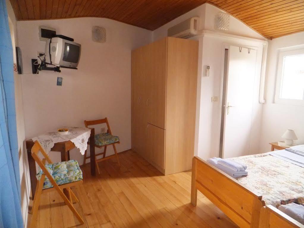Apartments La Pergola 로비니 외부 사진